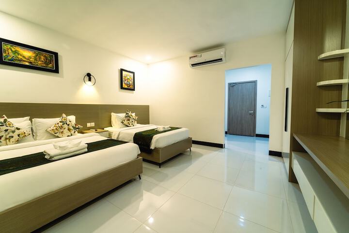 Room 10 of 76