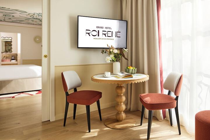 Room 33 of 135