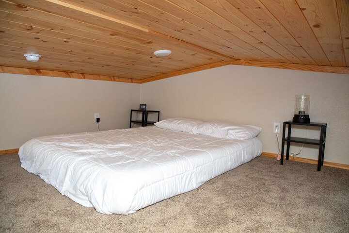 Room 21 of 103