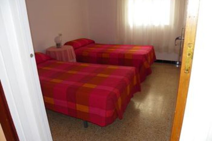 Room 8 of 18