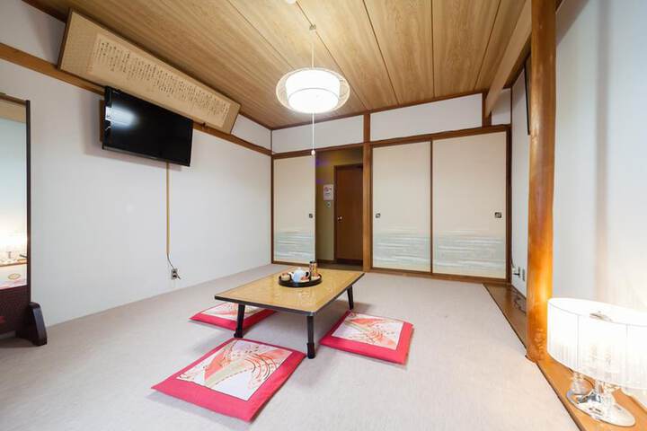 Room 25 of 74