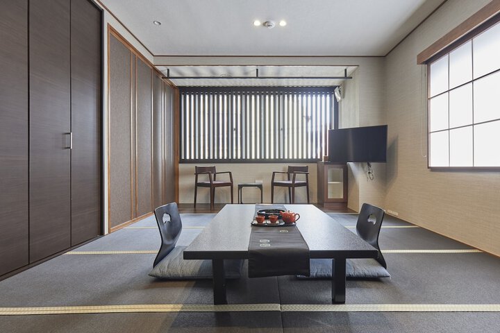 Room 5 of 42