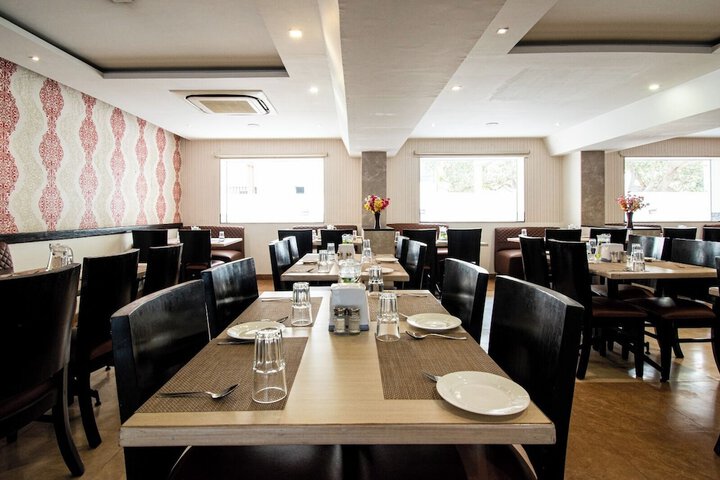Dining 52 of 68