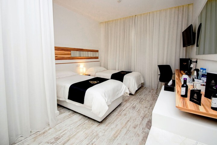 Room 26 of 234
