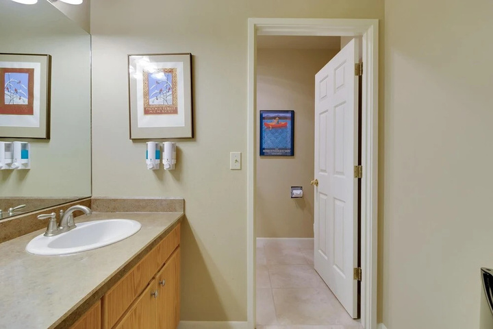 Room 8 of 19