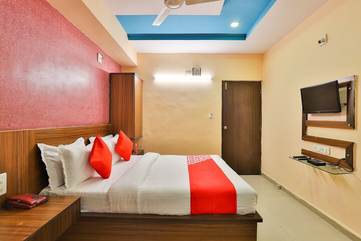 Room 9 of 20