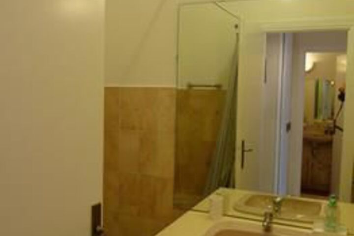 Room 3 of 11