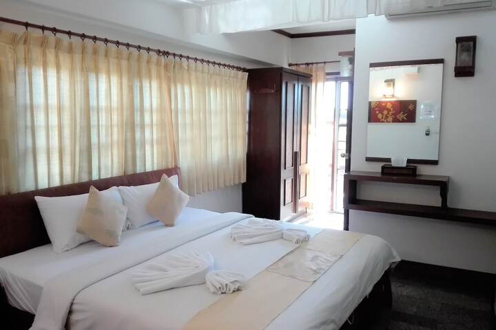 Room 28 of 73