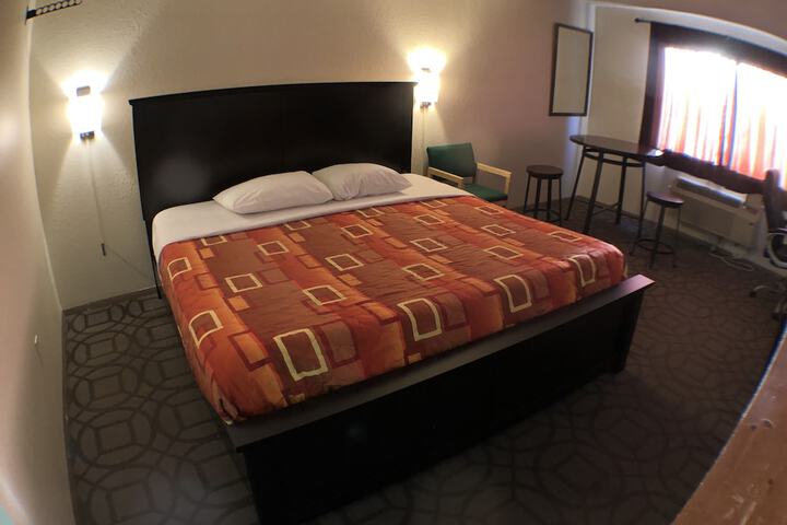 Room 43 of 154