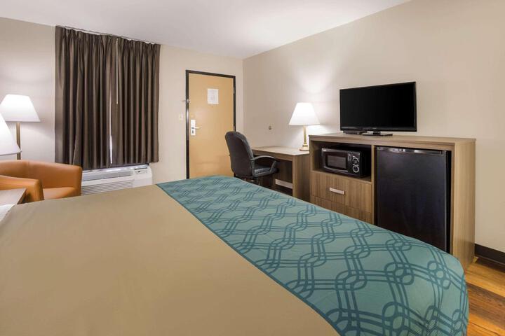 1 King Bed (6 of 6)