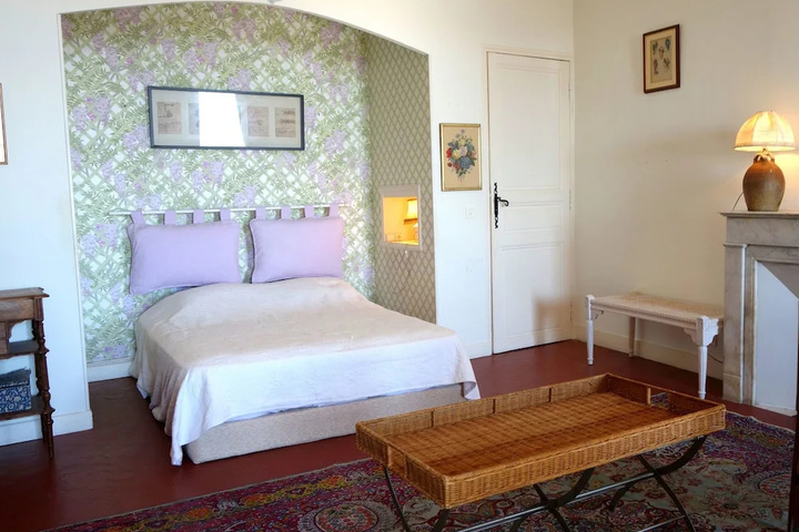 Room 3 of 17