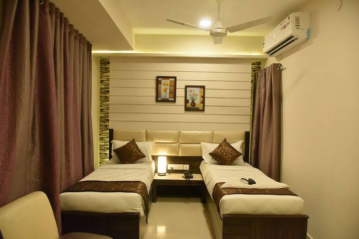 Room 10 of 33