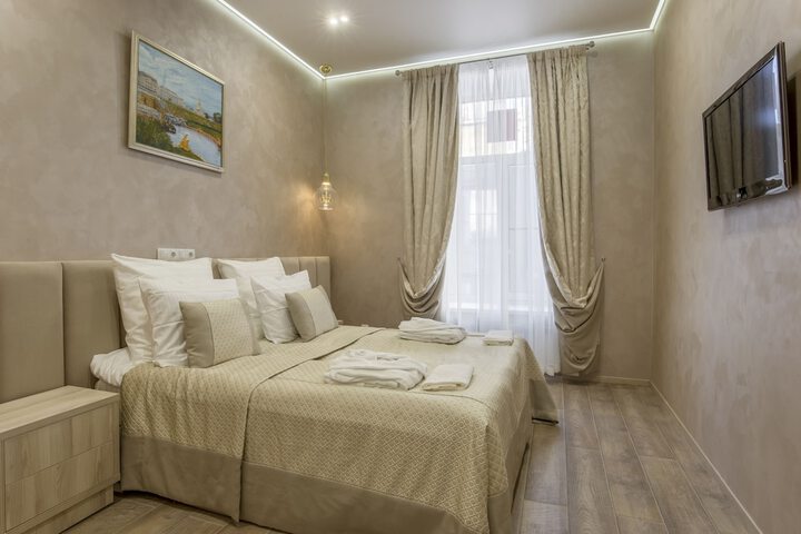 Room 8 of 67