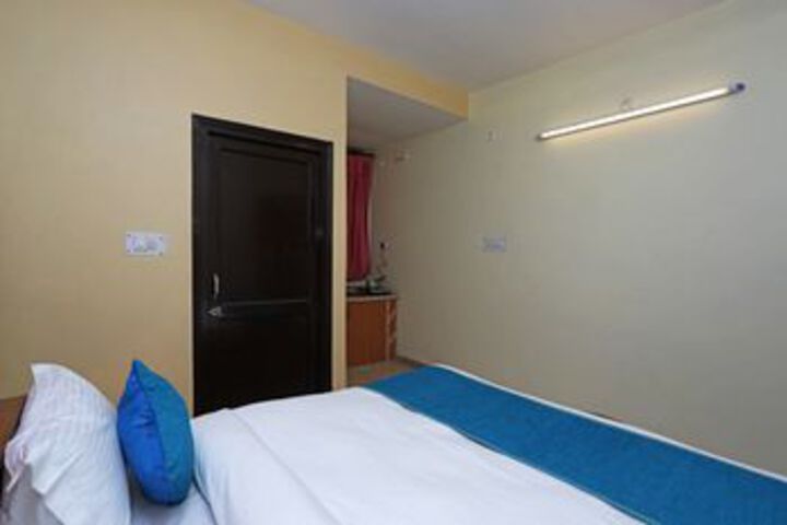 Room 6 of 20