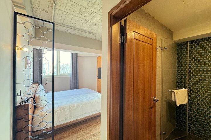 Room 49 of 65
