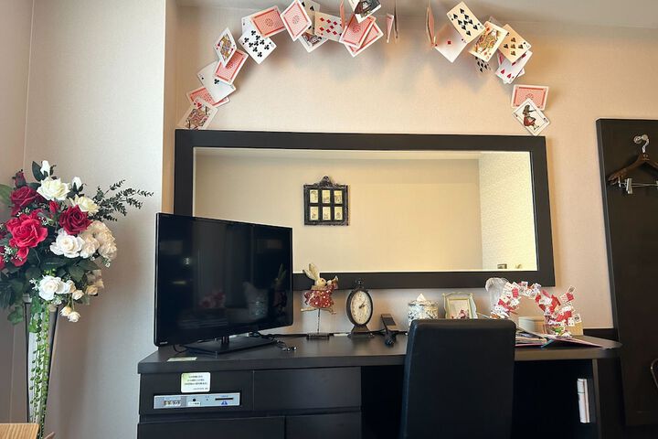 Room 18 of 42
