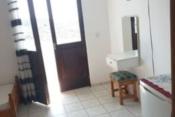 Room 9 of 13