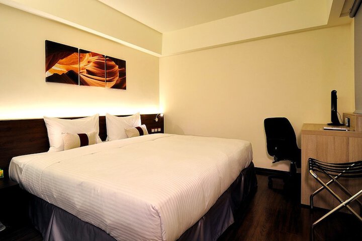 Room 19 of 39