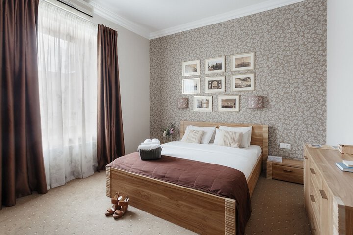 Room 10 of 40