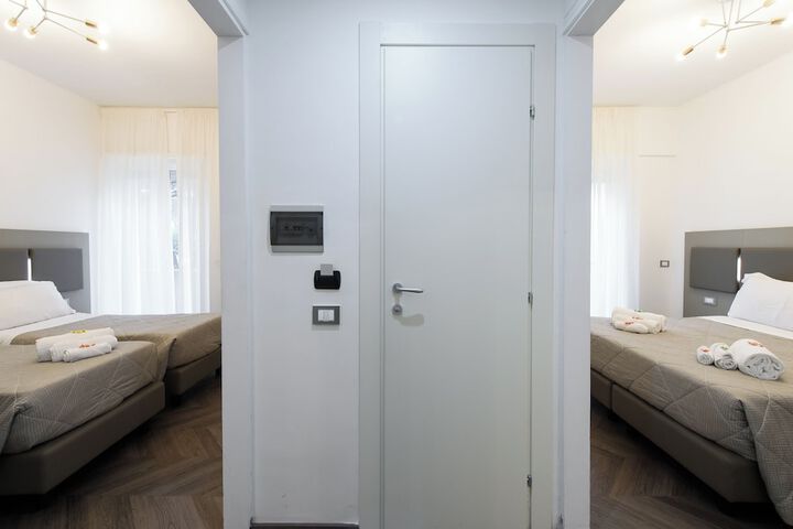 Room 36 of 80