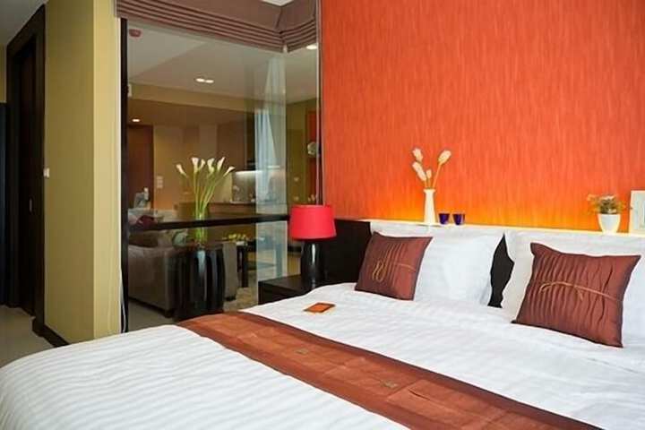 Room 6 of 43