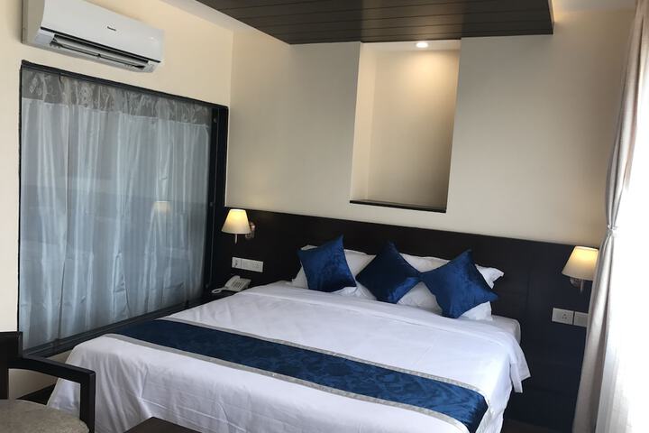 Room 6 of 48