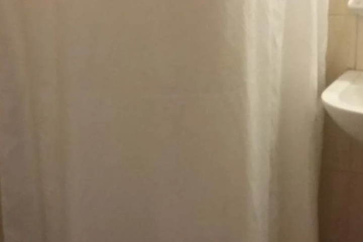Room 8 of 19
