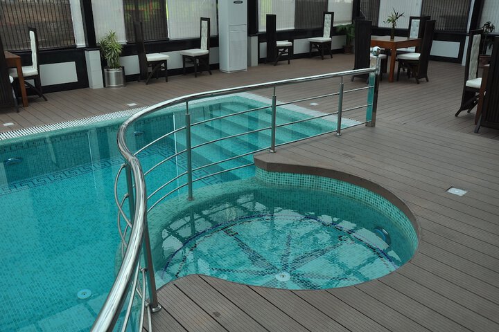 Pool 39 of 68