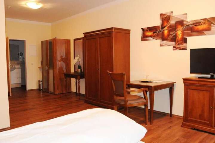 Room 13 of 45