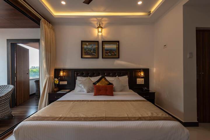 Room 8 of 94