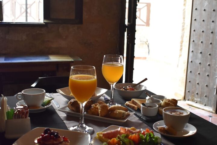 Breakfast/Coffee Service 95 of 110