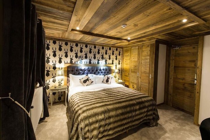 Room 6 of 23