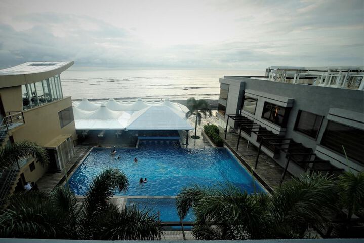 Pool 31 of 47
