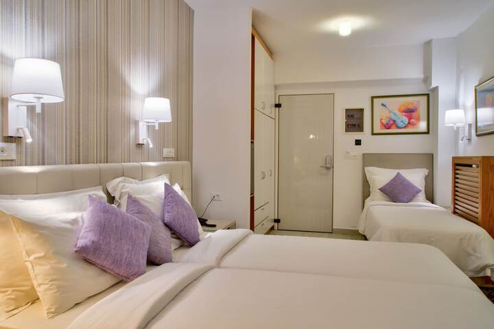 Room 10 of 69
