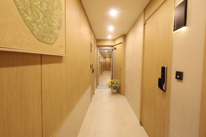Ballroom/Hall 68 of 75