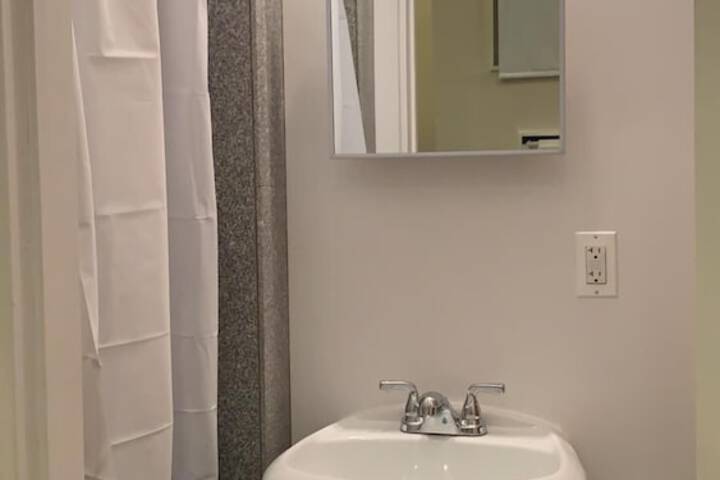 Room 210 of 214