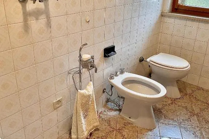 Room 7 of 15