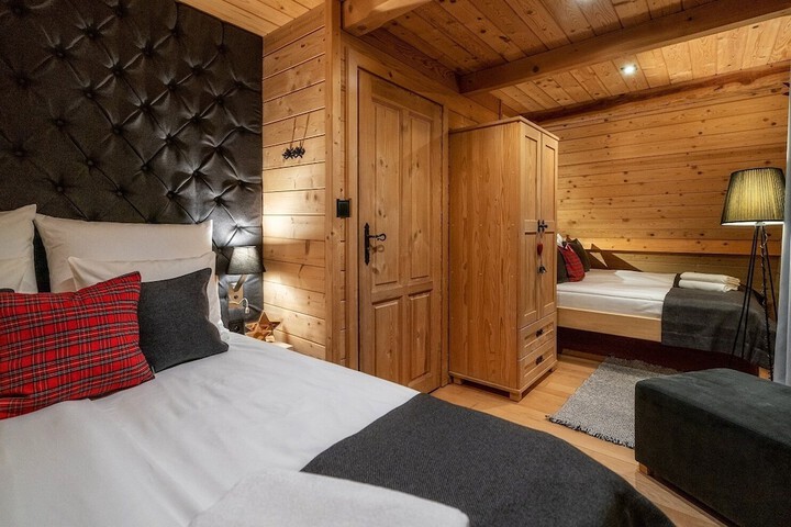 Room 40 of 338