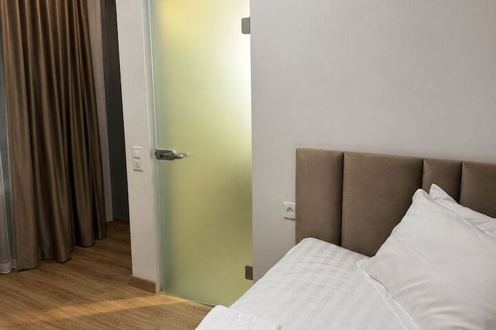 Room 19 of 36
