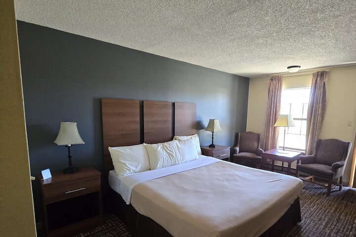 Room 6 of 79