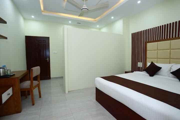 Room 16 of 32
