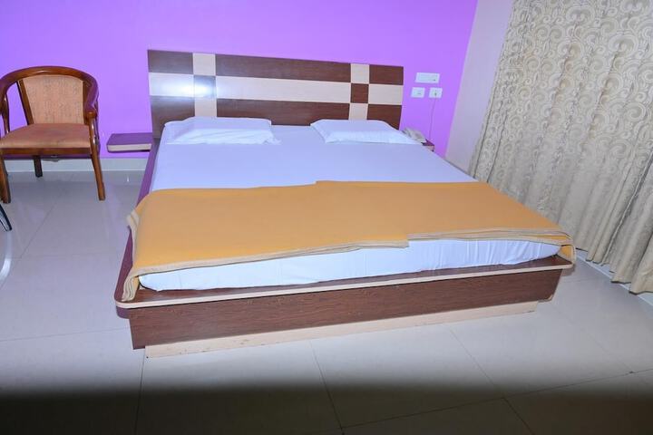 Room 2 of 5