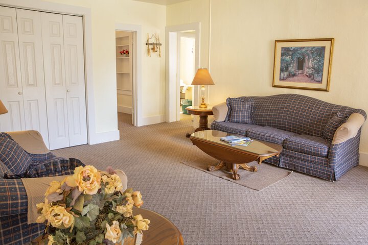 Room 47 of 136