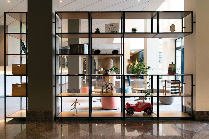 Guest Lobby