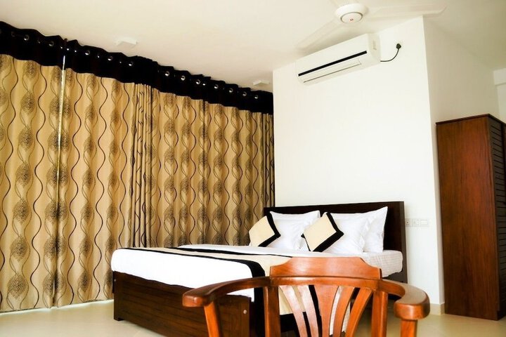 Room 12 of 36