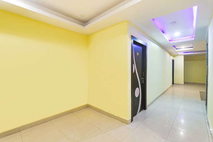 Hotel Interior 6 of 21