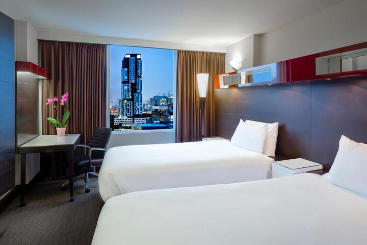 2 Double Beds (4 of 5)