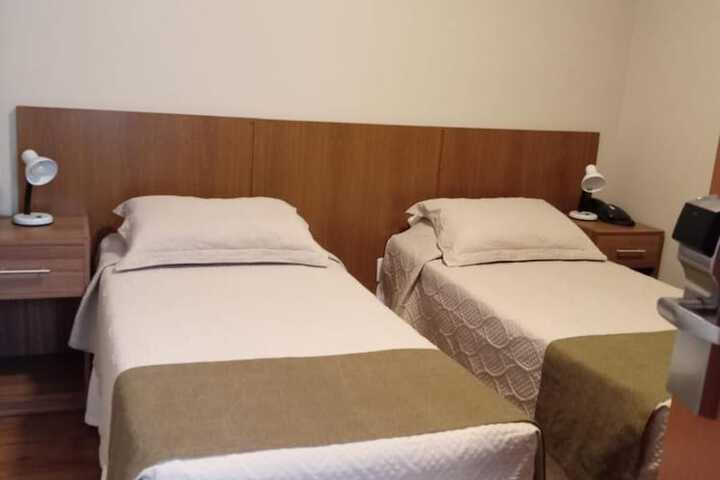 Room 12 of 37