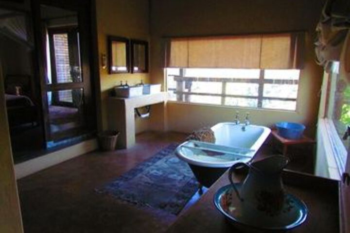 Room 3 of 40