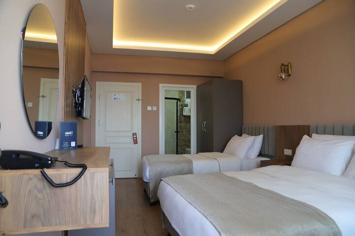 Room 12 of 39